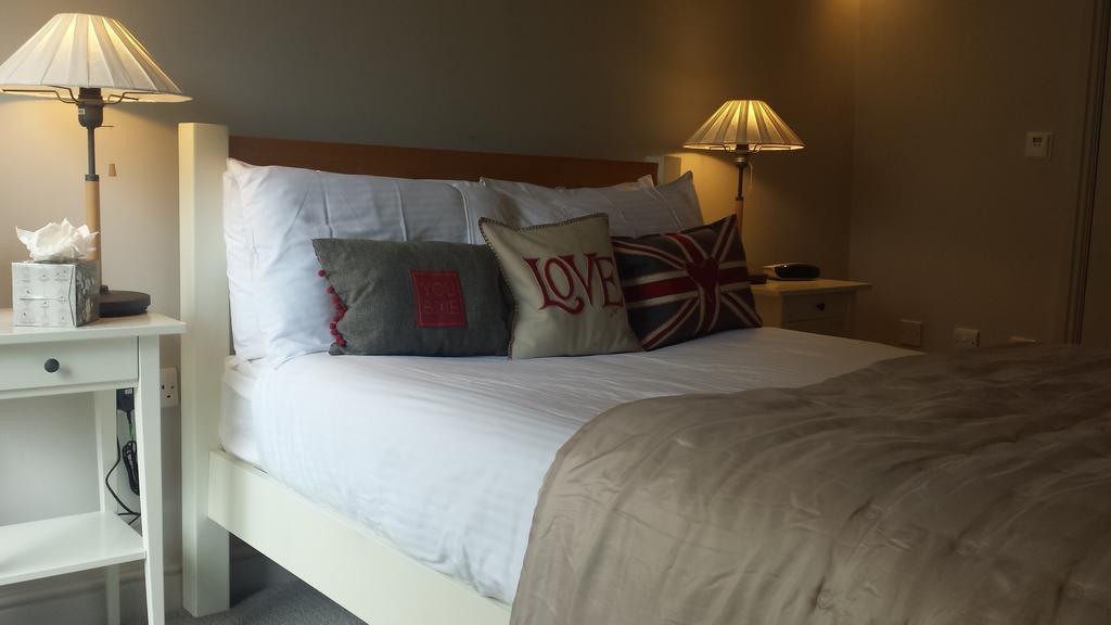 The Seagrave Arms Otel Weston Subedge Oda fotoğraf
